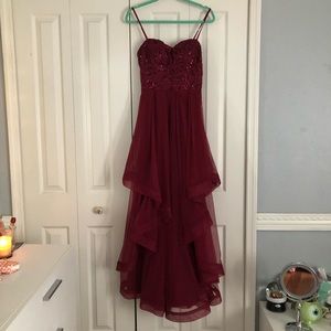 Windsor- Burgundy Prom Dress